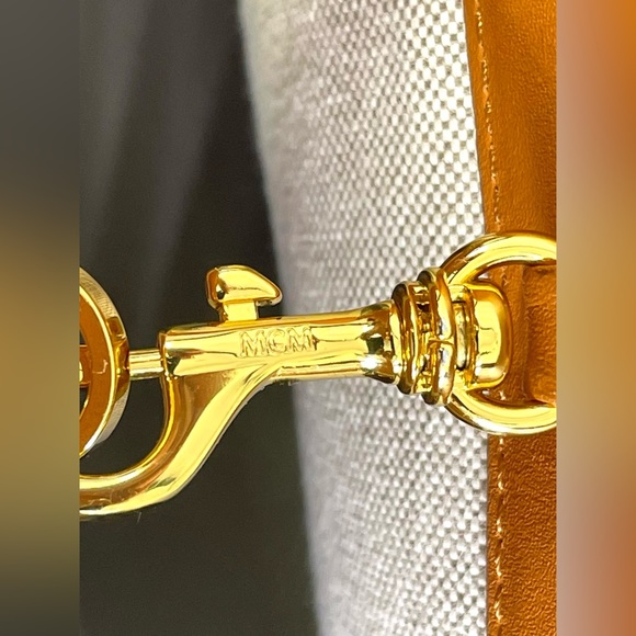 MCM Delmy Visetos Shopper MD Tote.Color: Cognac/Gold. - Picture 10 of 17